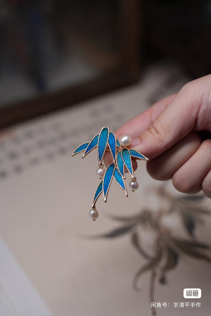 Peacock Feather Tian-Tsui Bamboo Leaf Brooch