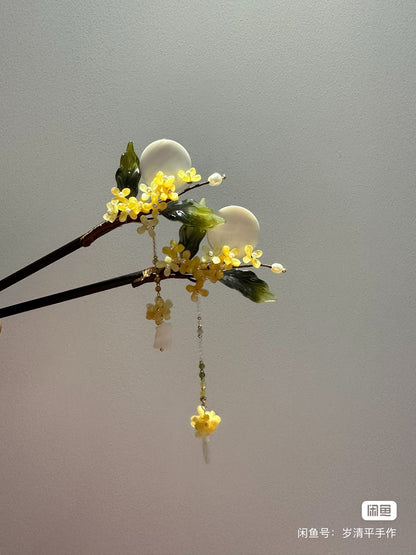 Osmanthus Rabbit Moon-gazing Wood Hairpin