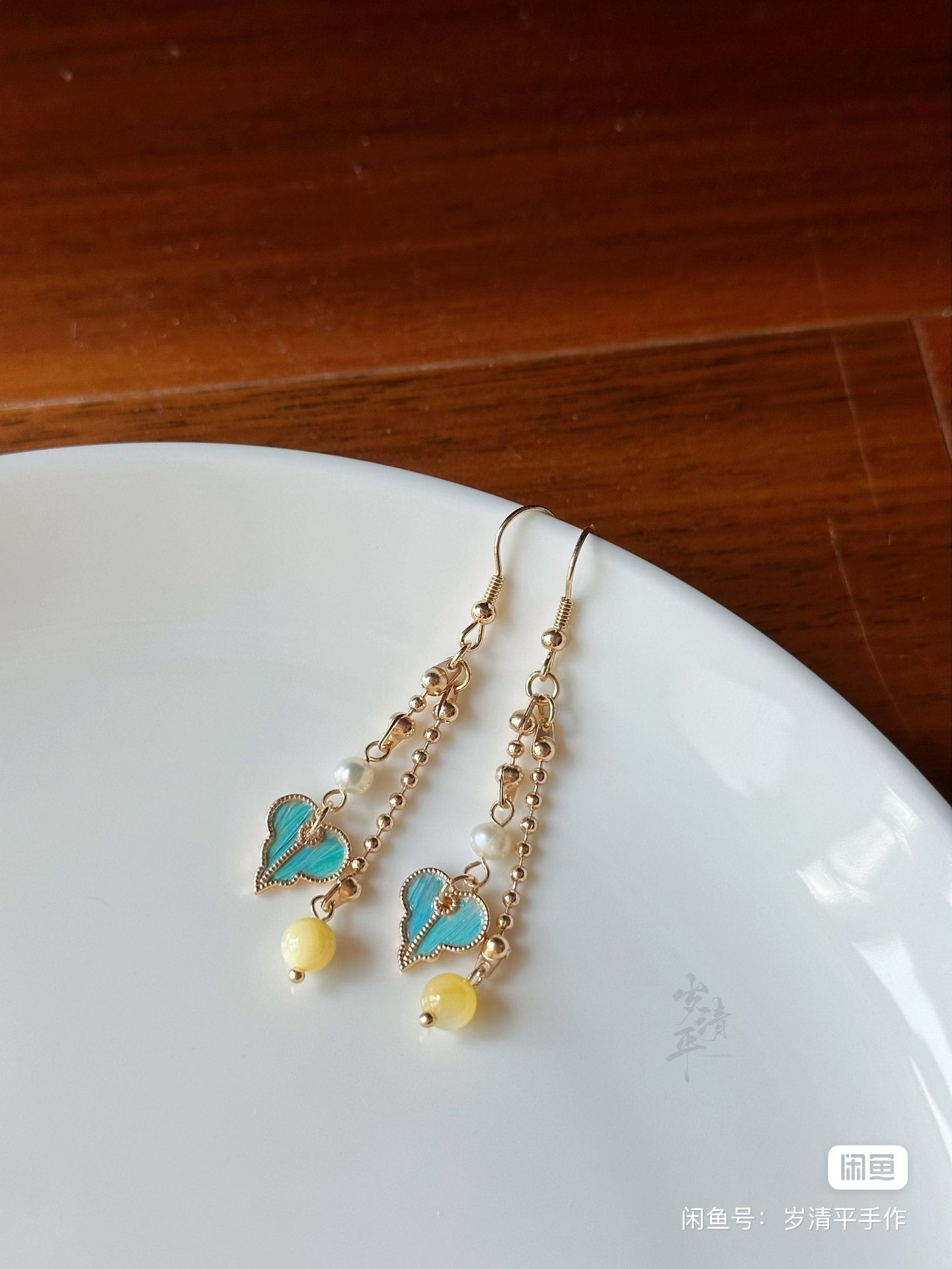 Collection of natural stone earrings, Tian-Tsui earrings and earrings