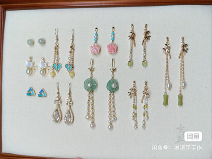 Collection of natural stone earrings, Tian-Tsui earrings and earrings